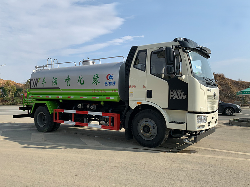 13吨一汽解放洒水车
