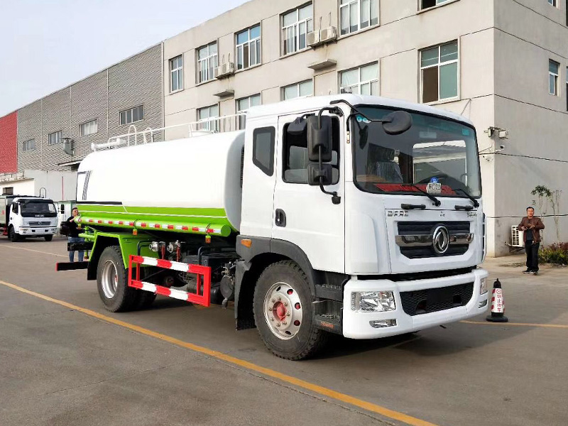 14吨东风D9多利卡洒水车