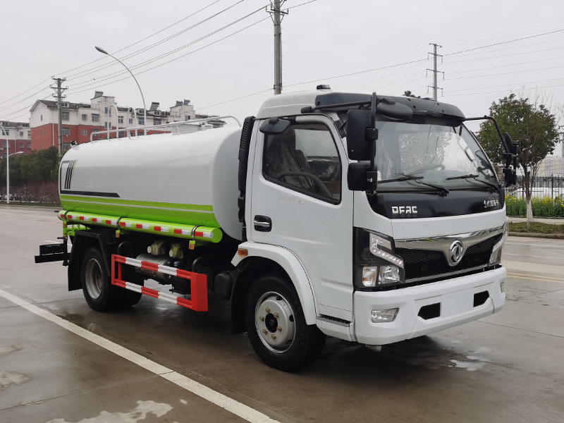 9.2方东风福瑞卡洒水车
